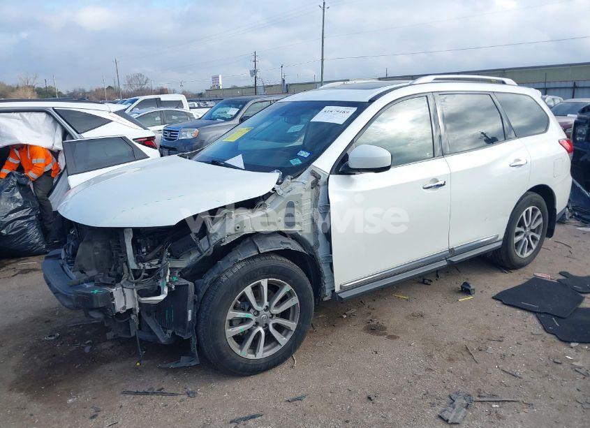 Photo 2 of 2015 Nissan Pathfinder SL (VIN 5N1AR2MN9FC616231)