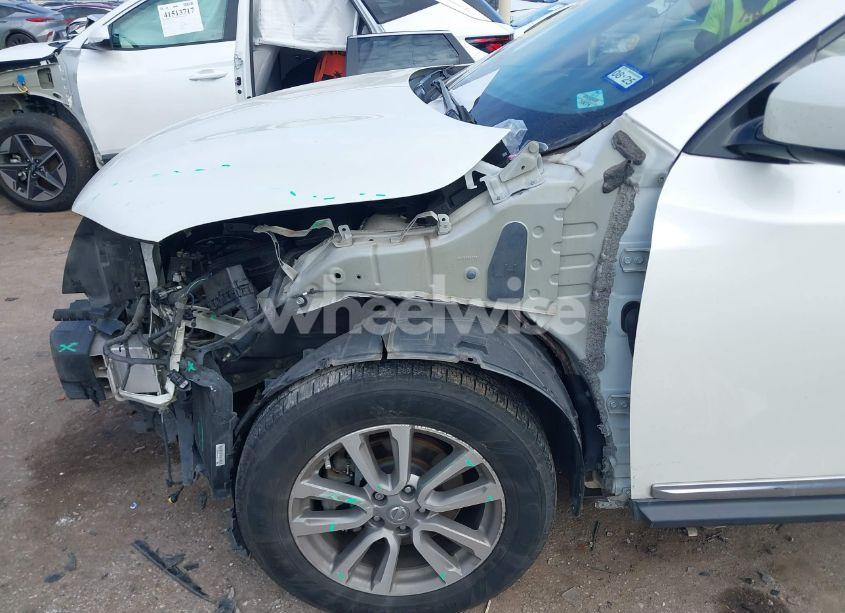 Photo 6 of 2015 Nissan Pathfinder SL (VIN 5N1AR2MN9FC616231)