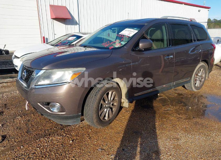 Photo 2 of 2015 Nissan Pathfinder SL (VIN 5N1AR2MN9FC627780)