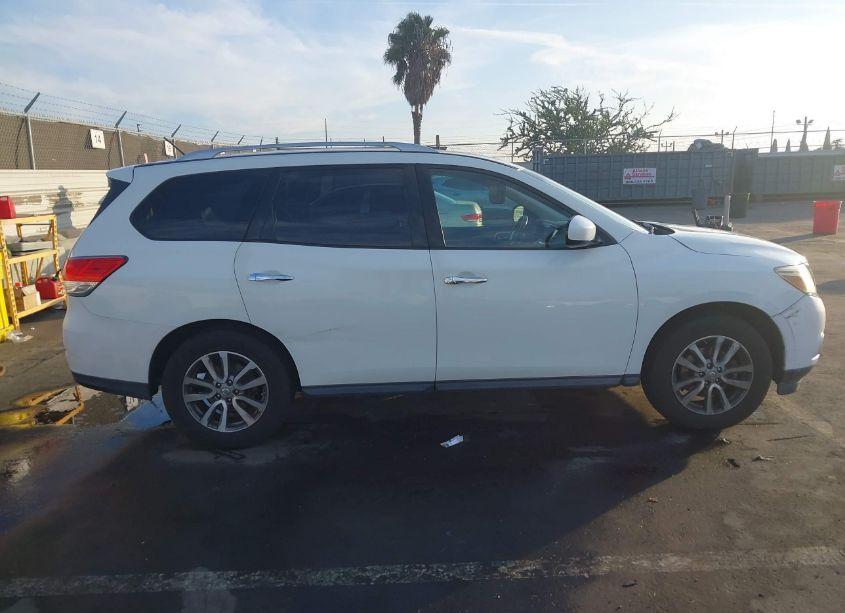 Photo 13 of 2015 Nissan Pathfinder S (VIN 5N1AR2MN9FC646751)