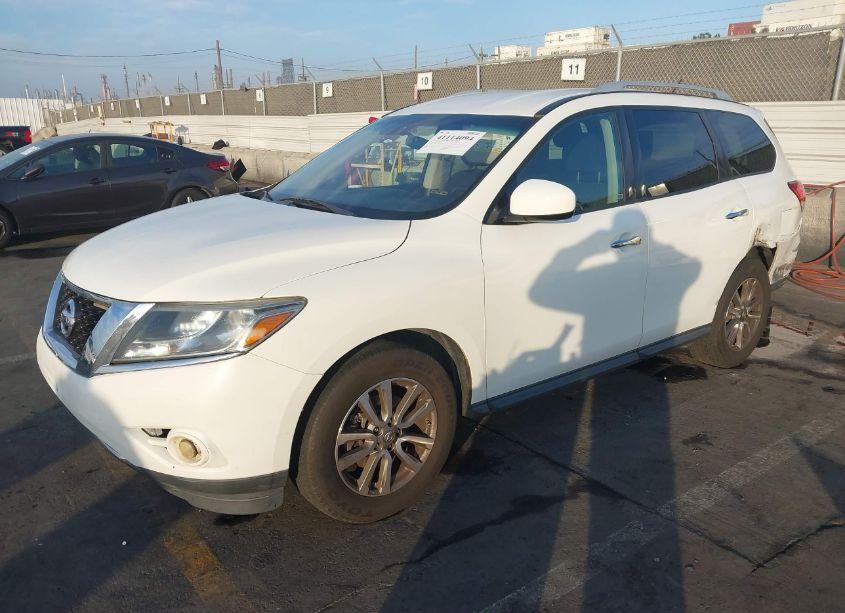 Photo 2 of 2015 Nissan Pathfinder S (VIN 5N1AR2MN9FC646751)