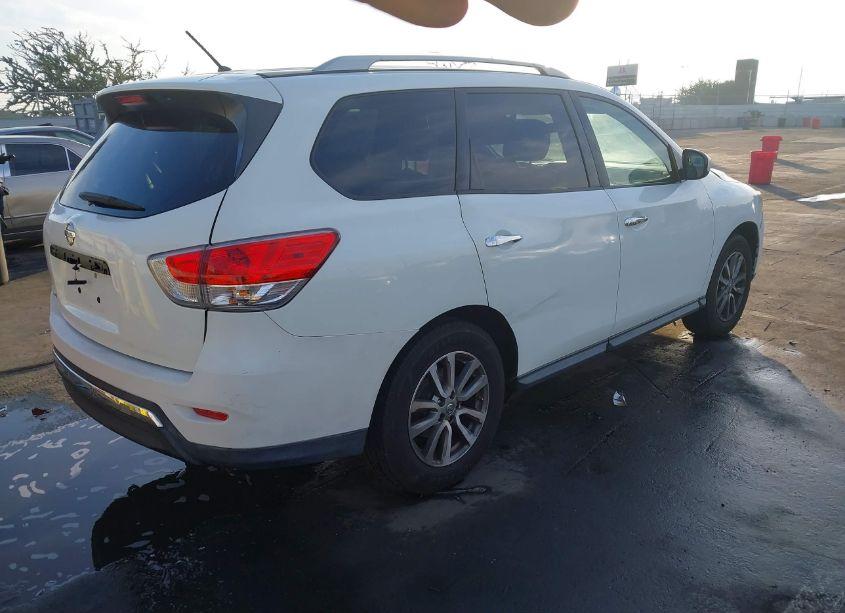 Photo 4 of 2015 Nissan Pathfinder S (VIN 5N1AR2MN9FC646751)