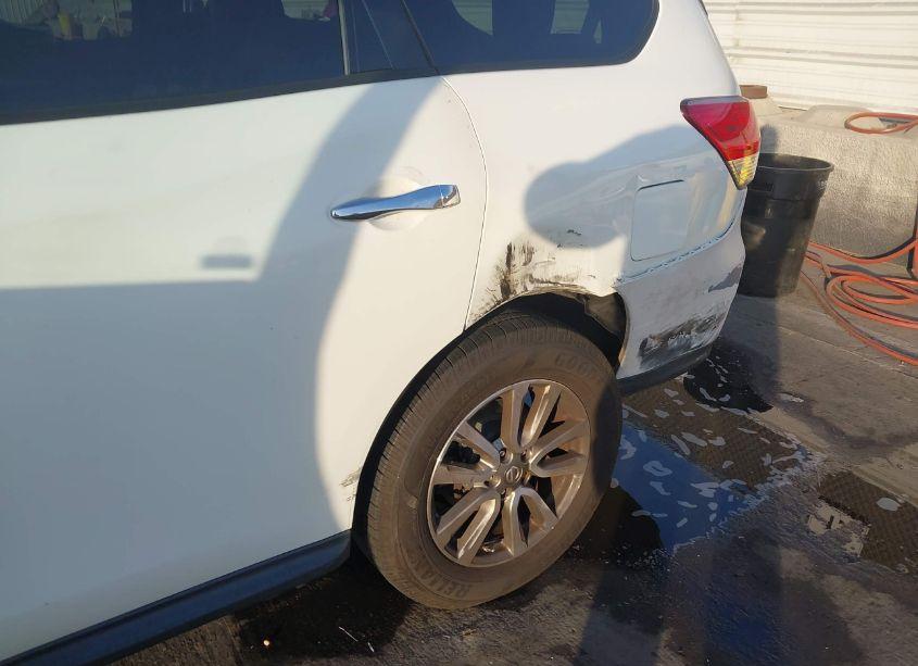 Photo 6 of 2015 Nissan Pathfinder S (VIN 5N1AR2MN9FC646751)