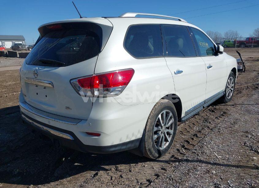 Photo 4 of 2015 Nissan Pathfinder SL (VIN 5N1AR2MN9FC664389)