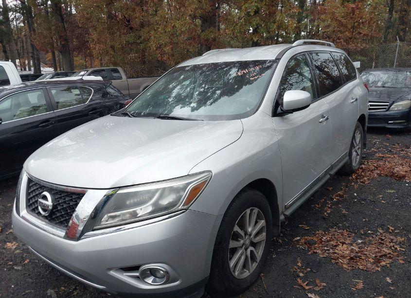 Photo 2 of 2015 Nissan Pathfinder SL (VIN 5N1AR2MN9FC699868)