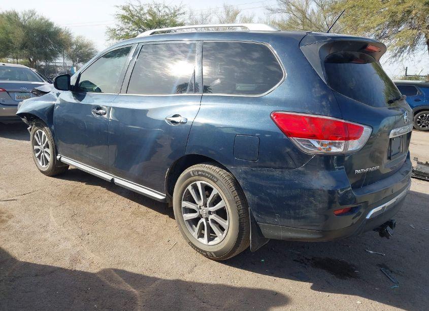 Photo 3 of 2016 Nissan Pathfinder SV (VIN 5N1AR2MN9GC625044)