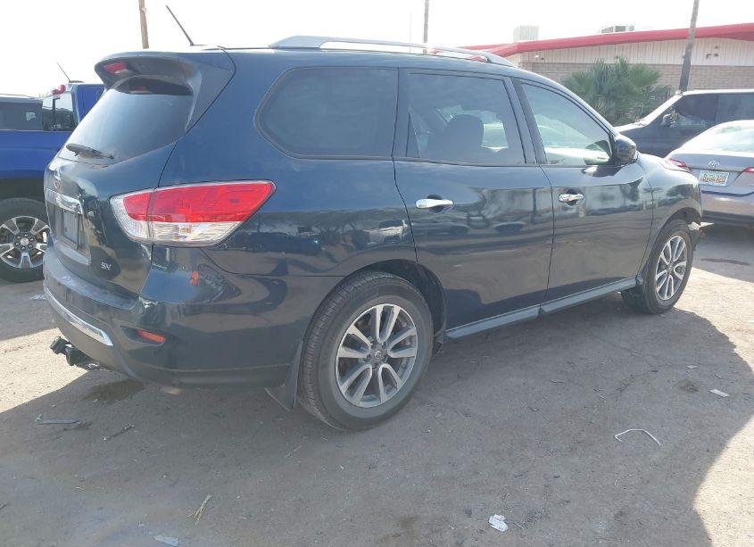 Photo 4 of 2016 Nissan Pathfinder SV (VIN 5N1AR2MN9GC625044)