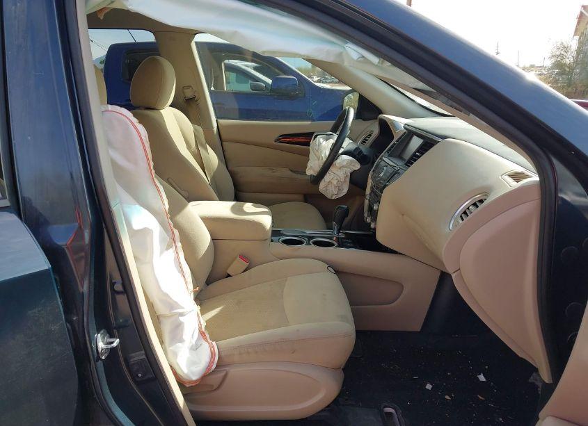 Photo 5 of 2016 Nissan Pathfinder SV (VIN 5N1AR2MN9GC625044)