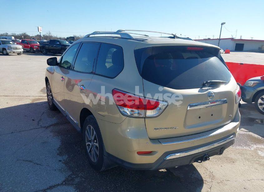 Photo 3 of 2013 Nissan Pathfinder SL (VIN 5N1AR2MNXDC639949)