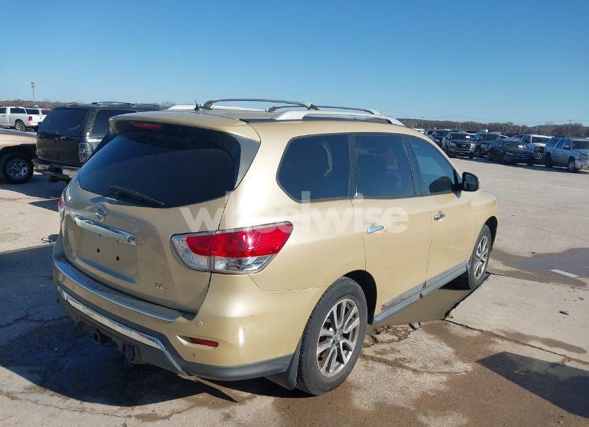 Photo 4 of 2013 Nissan Pathfinder SL (VIN 5N1AR2MNXDC639949)