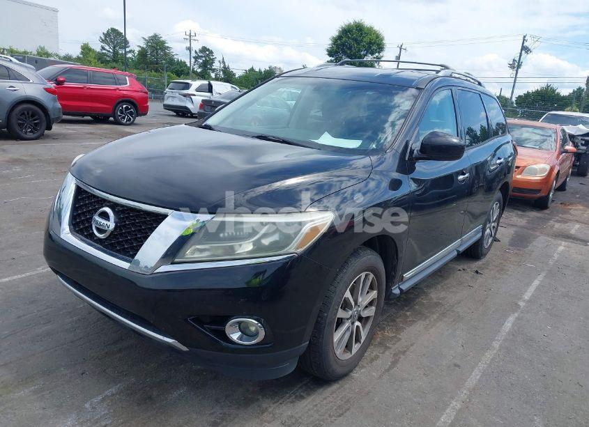 Photo 2 of 2013 Nissan Pathfinder SL (VIN 5N1AR2MNXDC646867)