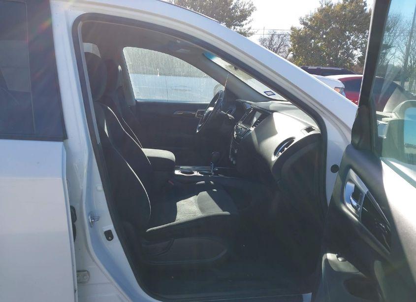 Photo 5 of 2013 Nissan Pathfinder SV (VIN 5N1AR2MNXDC684843)