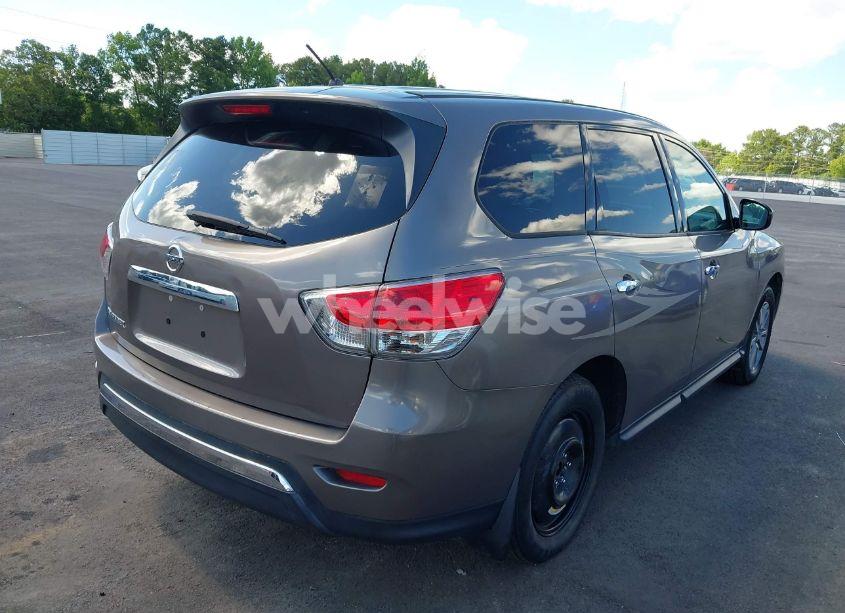 Photo 4 of 2014 Nissan Pathfinder S (VIN 5N1AR2MNXEC613921)