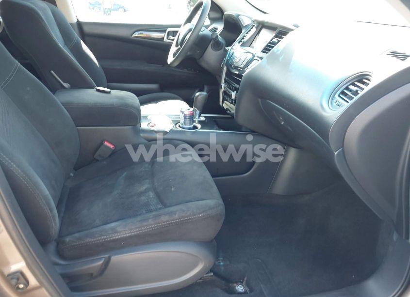 Photo 5 of 2014 Nissan Pathfinder S (VIN 5N1AR2MNXEC613921)