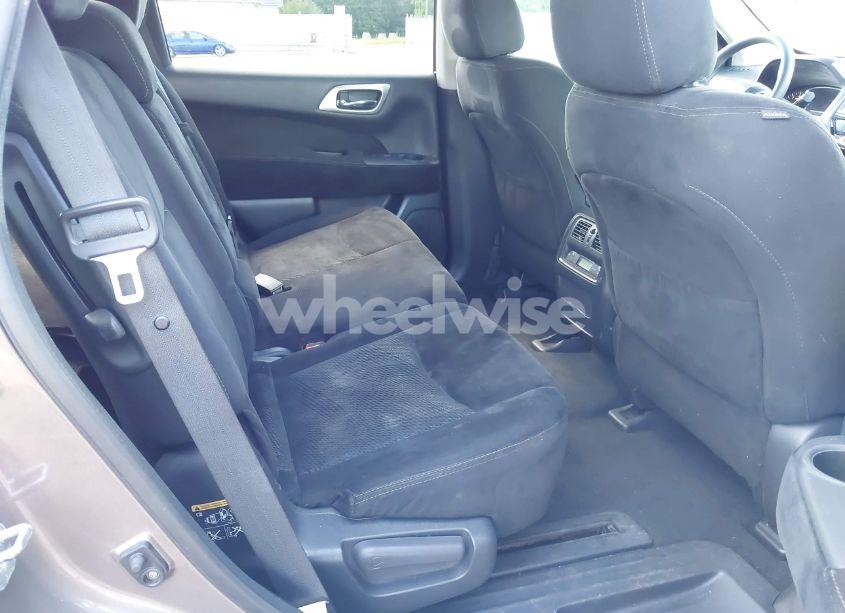 Photo 8 of 2014 Nissan Pathfinder S (VIN 5N1AR2MNXEC613921)