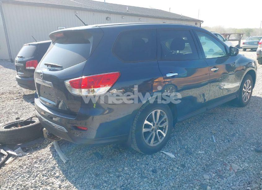Photo 4 of 2014 Nissan Pathfinder S (VIN 5N1AR2MNXEC646983)