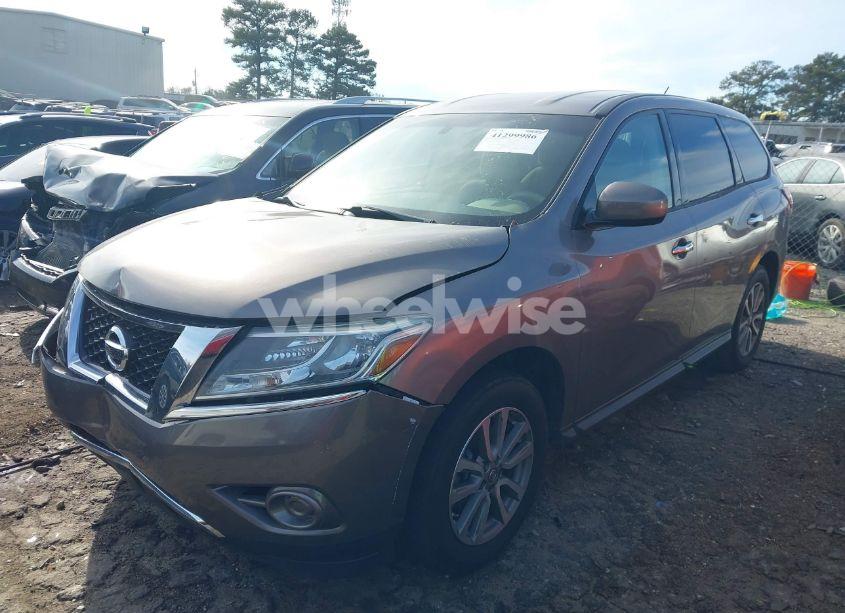 Photo 2 of 2014 Nissan Pathfinder S (VIN 5N1AR2MNXEC651035)