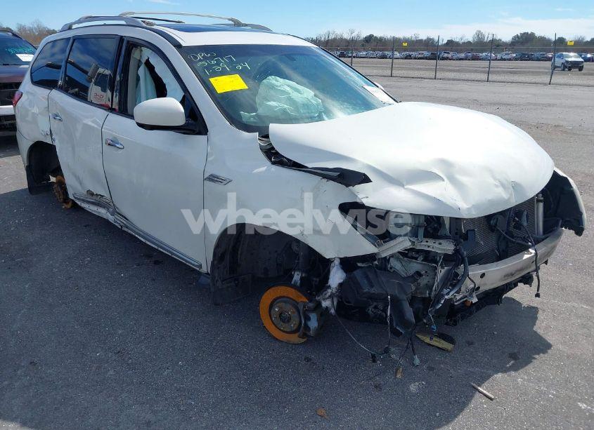 2014 Nissan Pathfinder PLATINUM (VIN 5N1AR2MNXEC664254) main photo