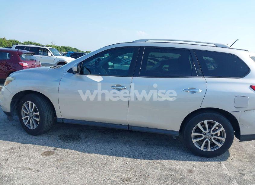 Photo 15 of 2015 Nissan Pathfinder PLATINUM/S/SL/SV (VIN 5N1AR2MNXFC617601)