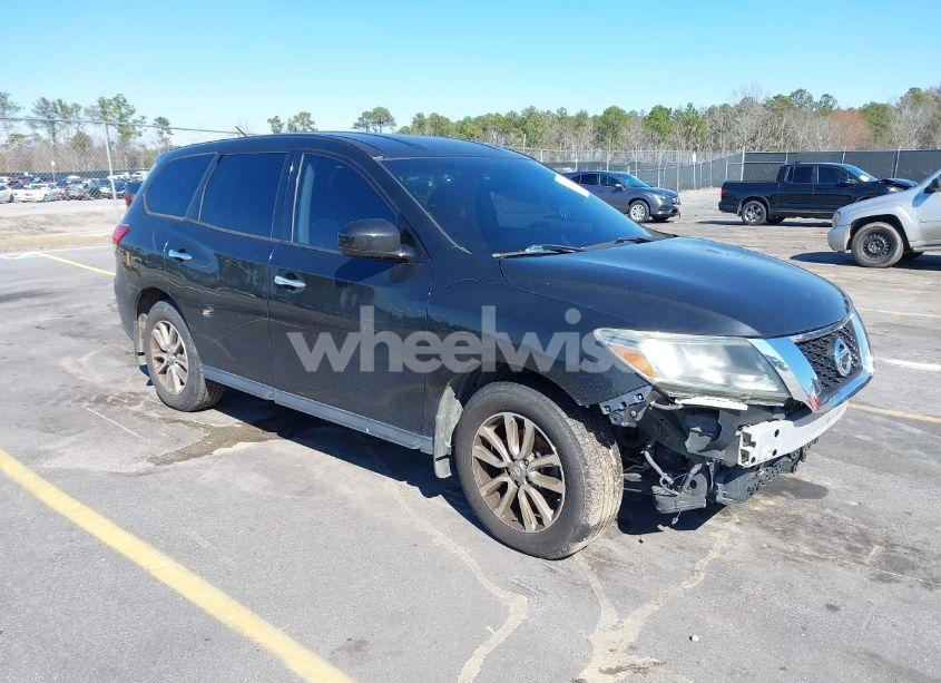 2015 Nissan Pathfinder S (VIN 5N1AR2MNXFC621566) main photo