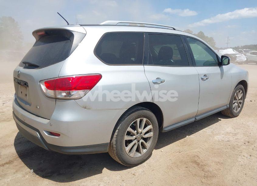 Photo 4 of 2015 Nissan Pathfinder PLATINUM/S/SL/SV (VIN 5N1AR2MNXFC639663)