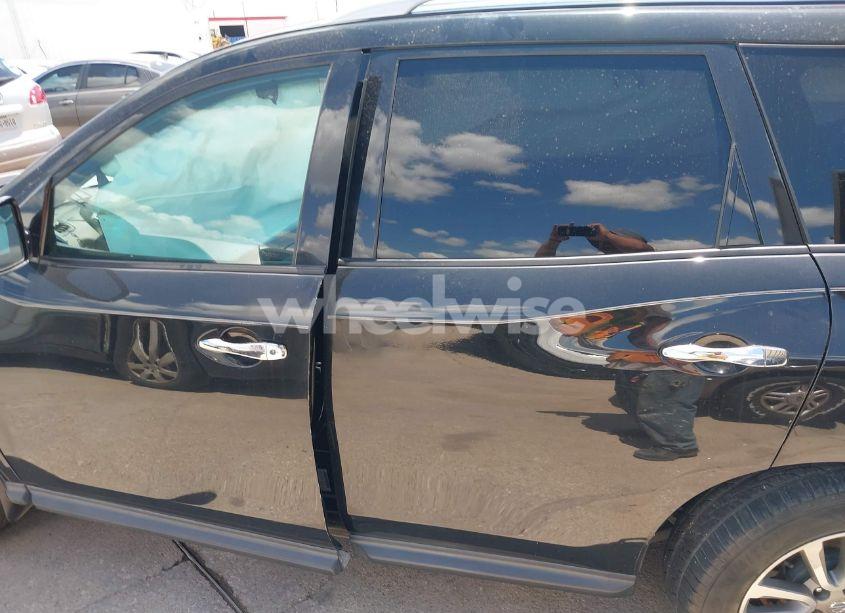 Photo 14 of 2015 Nissan Pathfinder S (VIN 5N1AR2MNXFC660187)