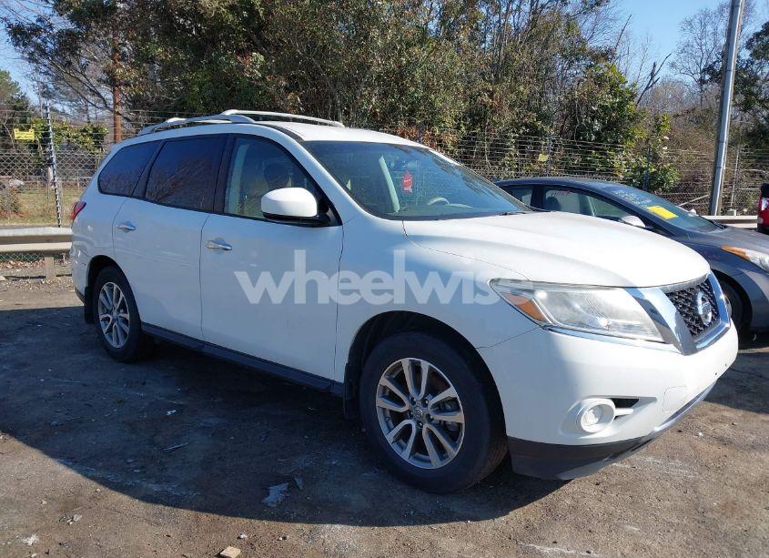 2015 Nissan Pathfinder S (VIN 5N1AR2MNXFC706780) main photo