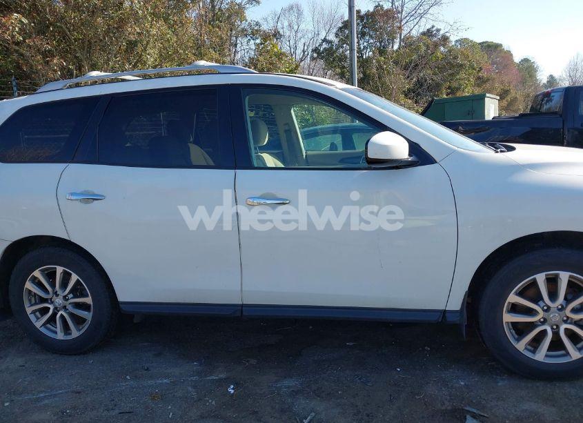 Photo 13 of 2015 Nissan Pathfinder S (VIN 5N1AR2MNXFC706780)