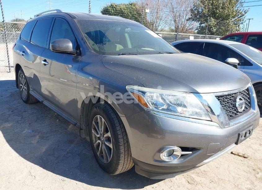 2016 Nissan Pathfinder S/SV/SL/PLATINUM (VIN 5N1AR2MNXGC624565) main photo