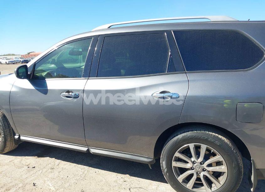 Photo 14 of 2016 Nissan Pathfinder S/SV/SL/PLATINUM (VIN 5N1AR2MNXGC624565)