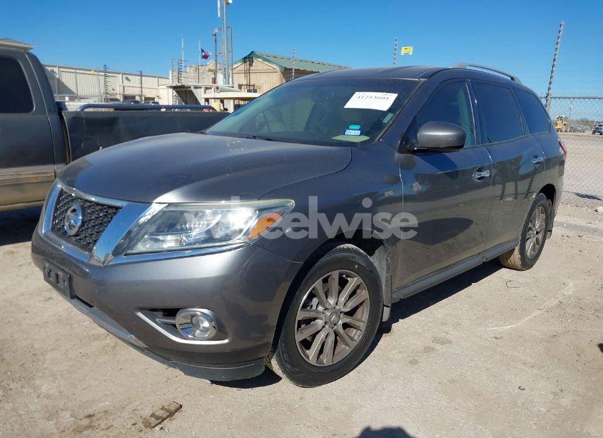 Photo 2 of 2016 Nissan Pathfinder S/SV/SL/PLATINUM (VIN 5N1AR2MNXGC624565)