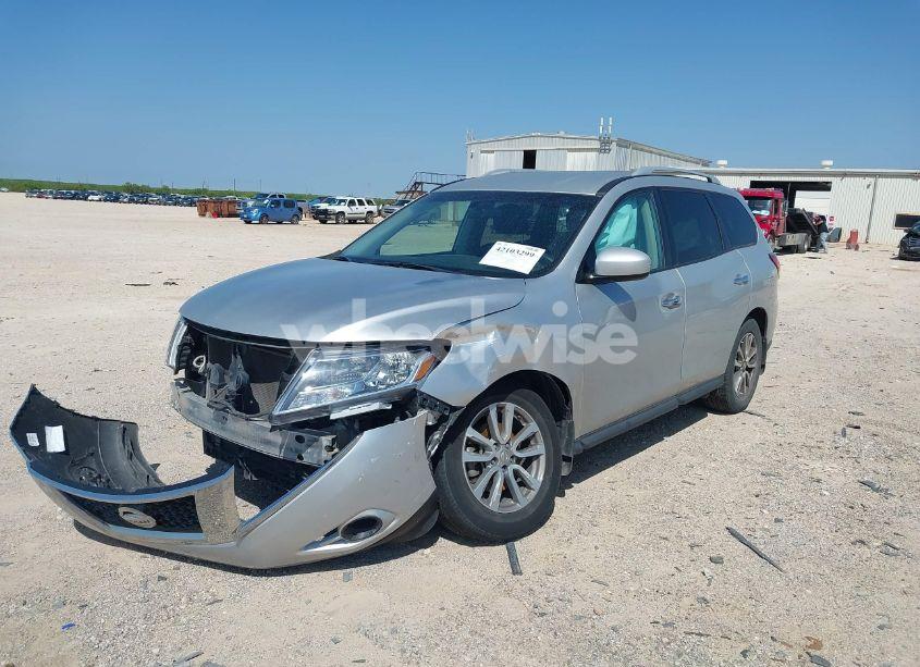 Photo 2 of 2016 Nissan Pathfinder S (VIN 5N1AR2MNXGC649630)