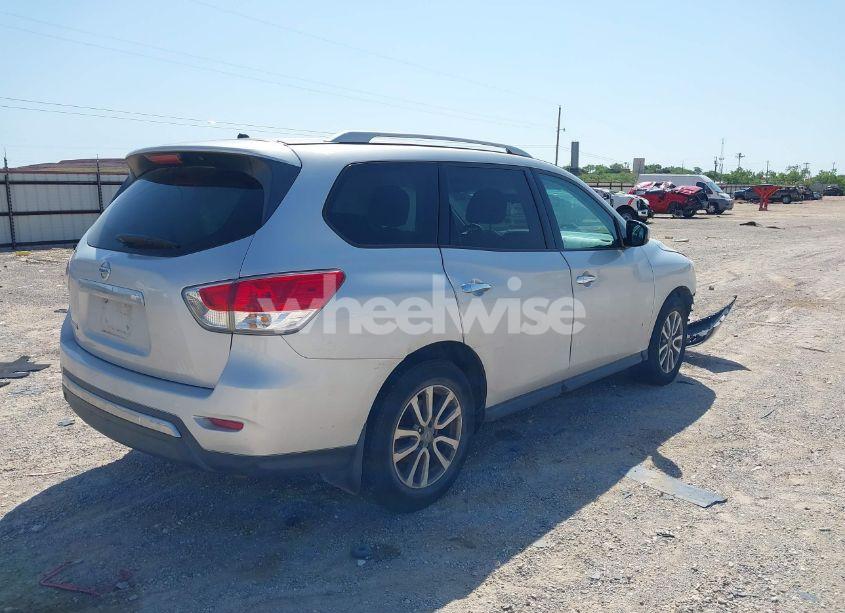 Photo 4 of 2016 Nissan Pathfinder S (VIN 5N1AR2MNXGC649630)