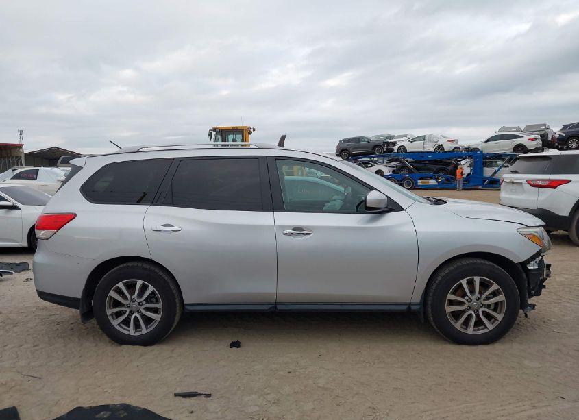 Photo 13 of 2016 Nissan Pathfinder S (VIN 5N1AR2MNXGC652303)