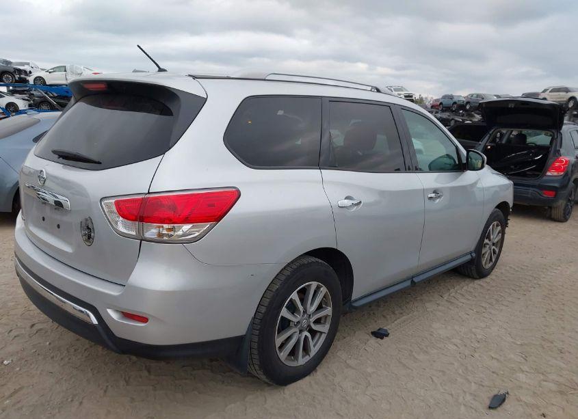 Photo 4 of 2016 Nissan Pathfinder S (VIN 5N1AR2MNXGC652303)