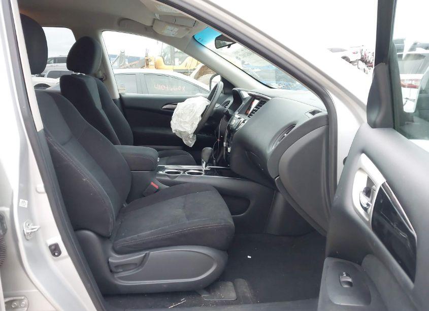 Photo 5 of 2016 Nissan Pathfinder S (VIN 5N1AR2MNXGC652303)