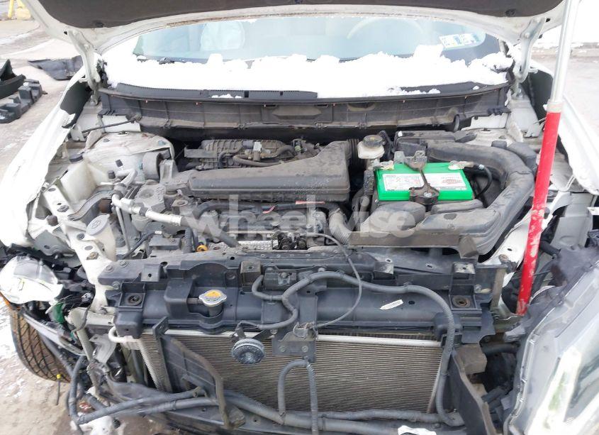 Photo 10 of 2015 Nissan Rogue SV (VIN 5N1AT2MK2FC830694)