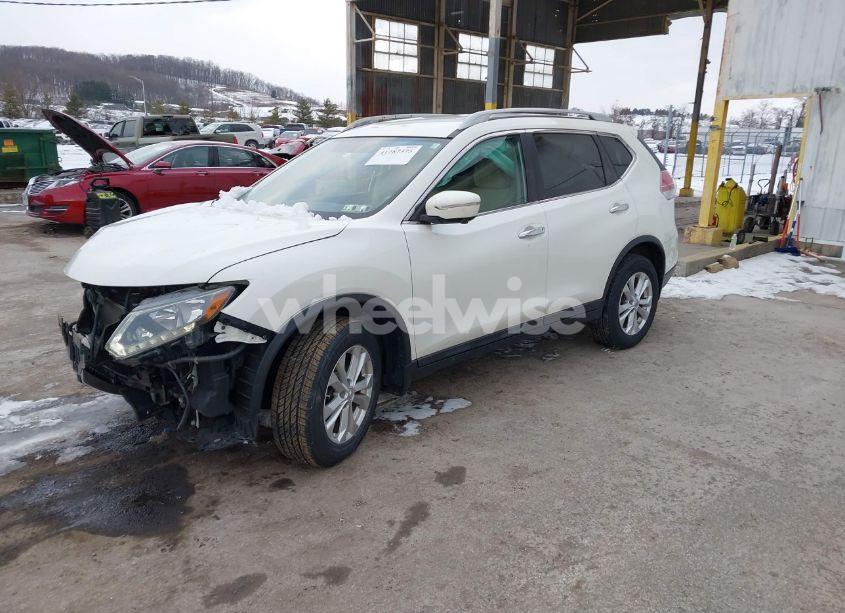Photo 2 of 2015 Nissan Rogue SV (VIN 5N1AT2MK2FC830694)