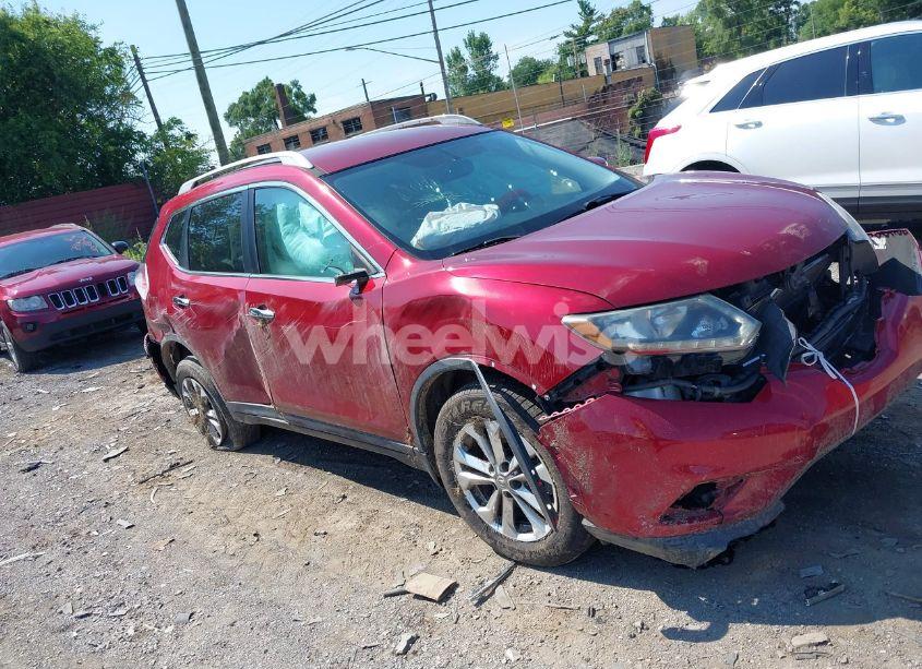 2015 Nissan Rogue SV (VIN 5N1AT2MK3FC910974) main photo