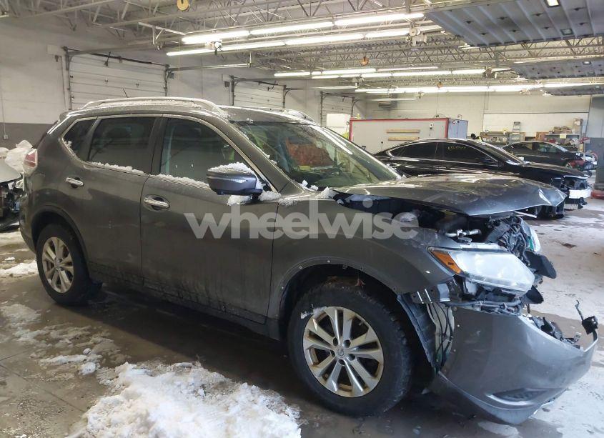2015 Nissan Rogue SV (VIN 5N1AT2MK4FC792658) main photo