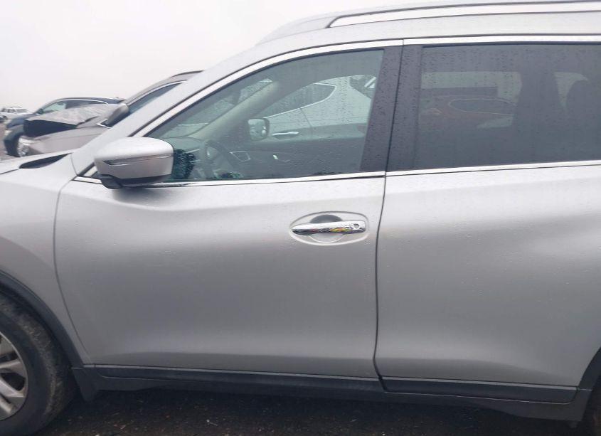 Photo 15 of 2015 Nissan Rogue SV (VIN 5N1AT2MK4FC804887)