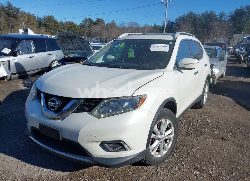 Photo 2 of 2015 Nissan Rogue SV (VIN 5N1AT2MK5FC760656)