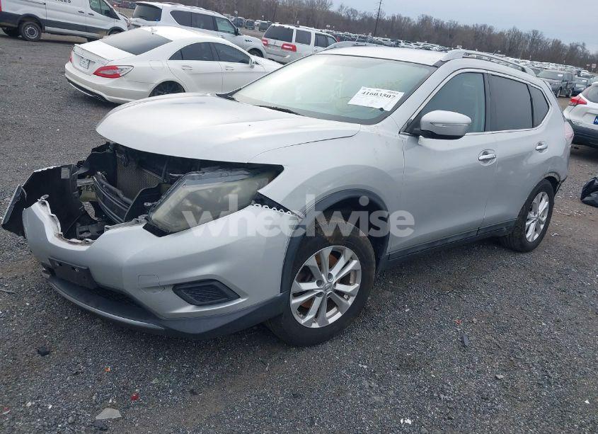 Photo 2 of 2015 Nissan Rogue SV (VIN 5N1AT2MK5FC814196)