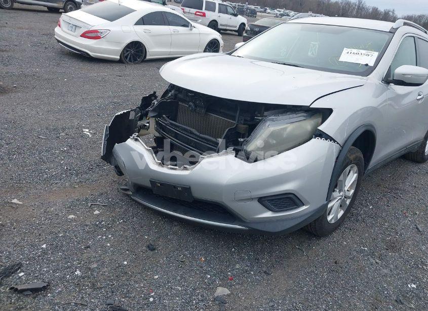 Photo 6 of 2015 Nissan Rogue SV (VIN 5N1AT2MK5FC814196)
