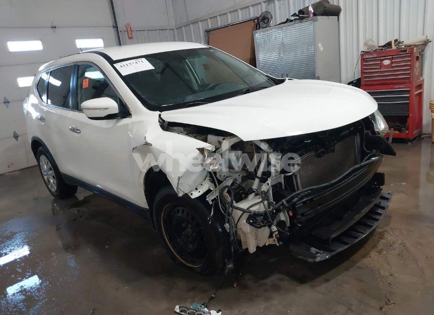 2015 Nissan Rogue S (VIN 5N1AT2MK5FC918221) main photo