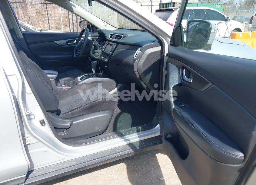 Photo 5 of 2015 Nissan Rogue SV (VIN 5N1AT2MK6FC761458)