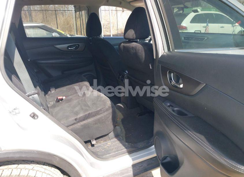 Photo 8 of 2015 Nissan Rogue SV (VIN 5N1AT2MK6FC761458)