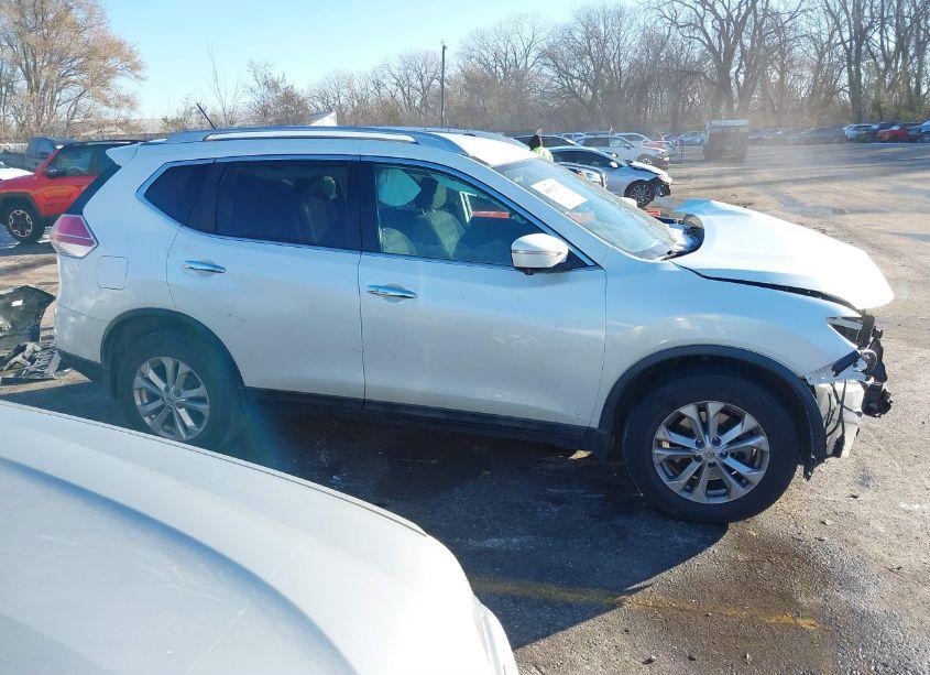 Photo 13 of 2015 Nissan Rogue SV (VIN 5N1AT2MK7FC852674)
