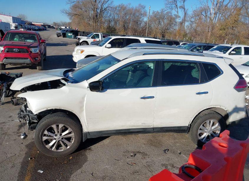 Photo 14 of 2015 Nissan Rogue SV (VIN 5N1AT2MK7FC852674)