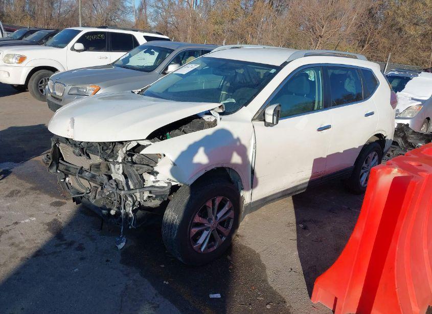 Photo 2 of 2015 Nissan Rogue SV (VIN 5N1AT2MK7FC852674)